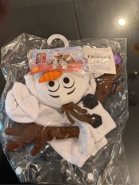 Disney Olaf Pet Costume — White with Orange Carrot Accent